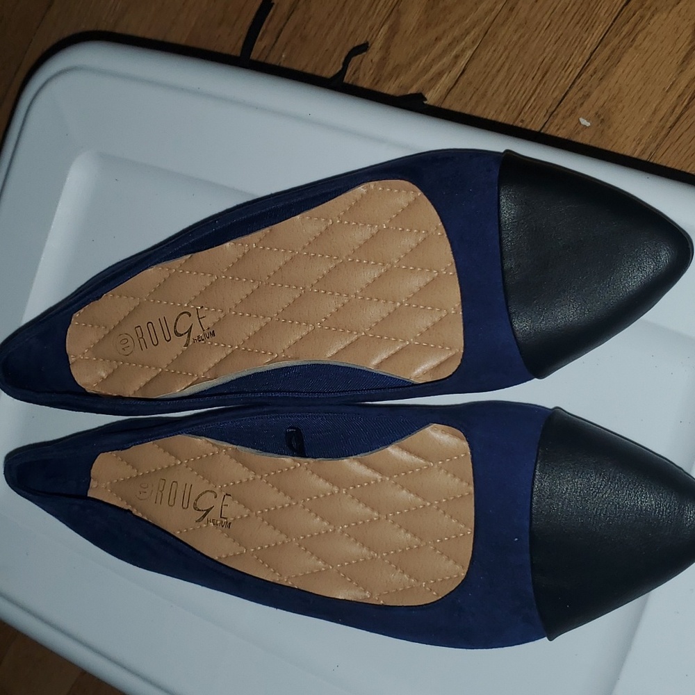 Flat shoes